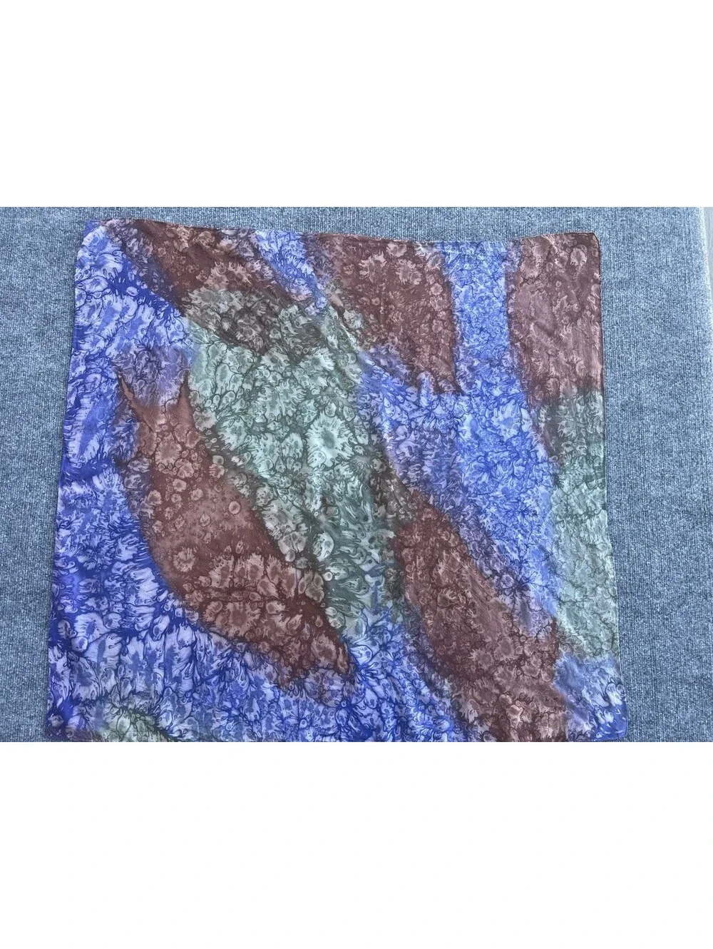 womens scarf multi color purple brown size 33”X36”.